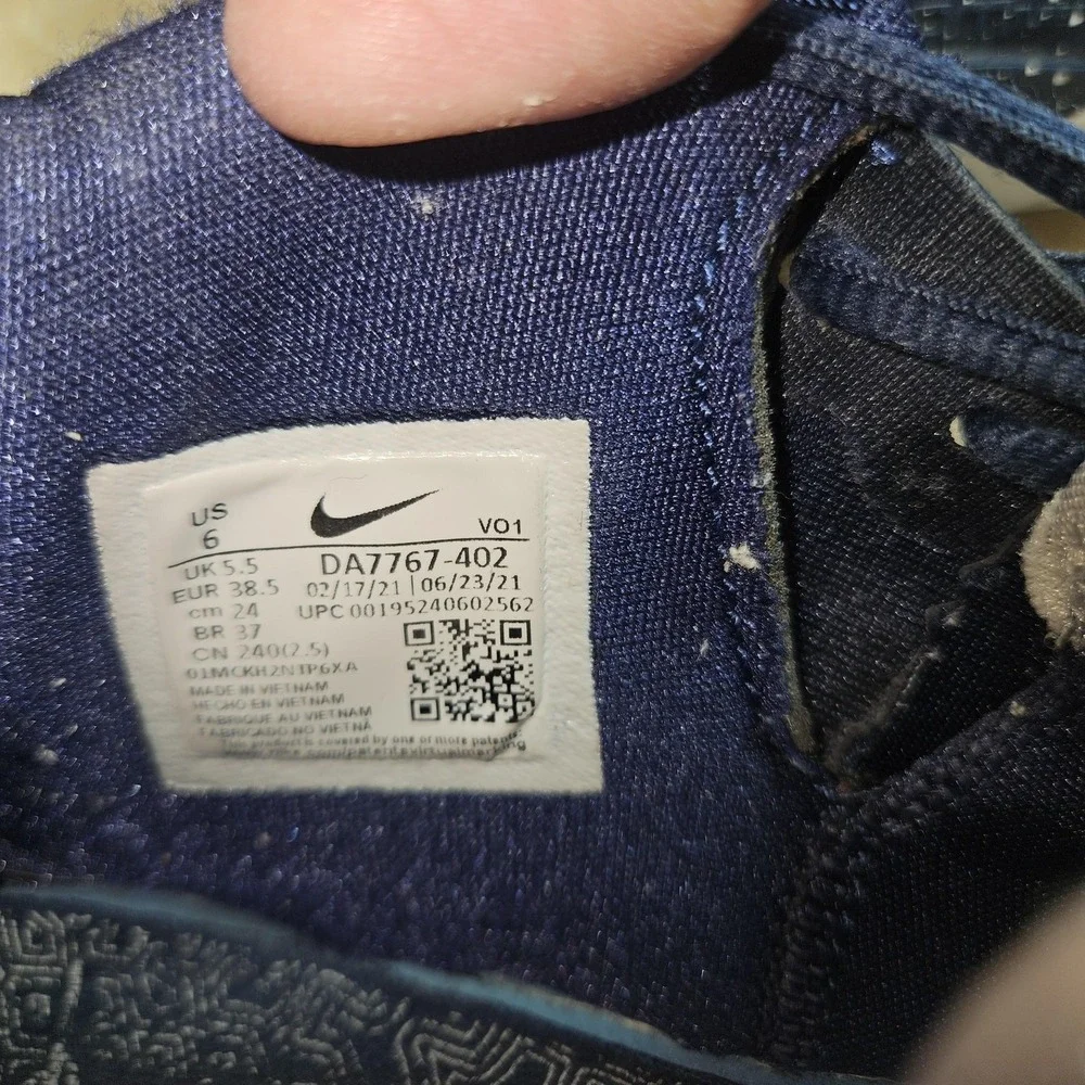 Nike Kyrie 7 Shoes Mens Size‎ 6 Navy Blue Basketball Sneakers DA7767-402